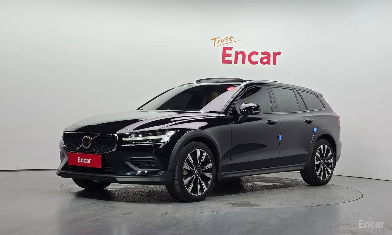 Volvo V60 Cross Country 2024